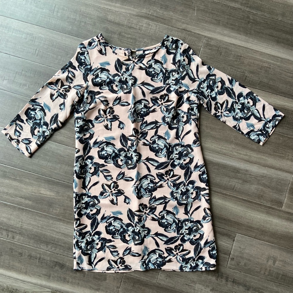 Floral quarter length sleeve dress -size small